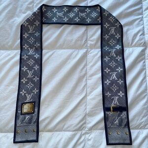 Louis Vuitton Monogram Bandeau in Denim Motif